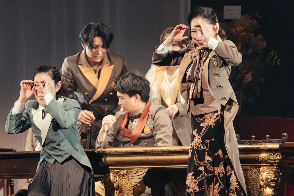 AlexandriteSTG's tweet photo. ⠀/／
🗣『G7』上演台本、増刷!!
   \＼ 

完売しておりました
舞台『G7』上演台本🌎️

増刷致しました📖

舞台『G7』公式ショップ
https://t.co/ix3FIvAay7

《Government》
《Citizen》
両版合わせた台本。

あのシーンが脳内で再生されるはず。

皆様、是非お手元へ!!

#アレステG7 https://t.co/UiItEvaakL