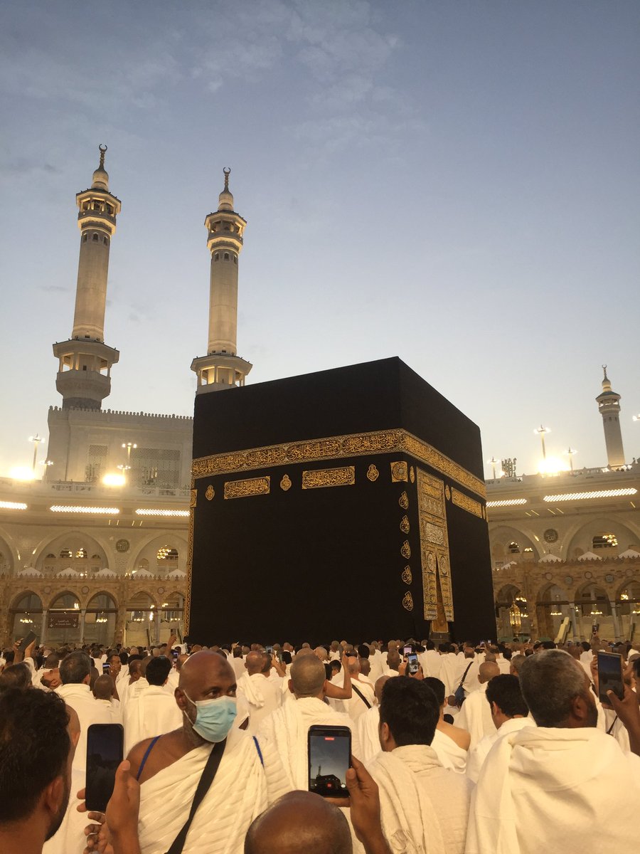 kingbeeko17's tweet photo. اللهم زد هذا البيت تشريفًا وتعظيمًا وتكريمًا ومهابةً https://t.co/vpcInYT0P5