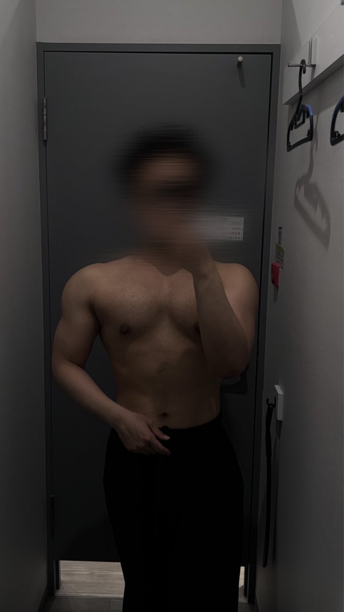 Raimus00's tweet photo. 肩幅いい感じな気がする https://t.co/eOMNpAWjML