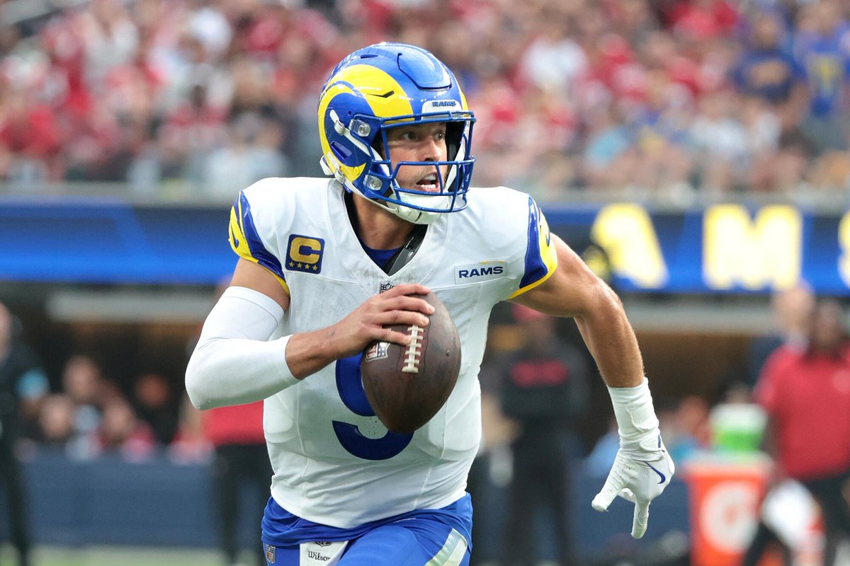 CodyTalksNFL's tweet photo. Since 2023, there are only 4 QBs in the NFL who have averaged over 255 passing YPG and have 75+ passing touchdowns.

Who are they?

Jared Goff
Matthew Stafford
Dak Prescott
Joe Burrow https://t.co/qZplURSdU2