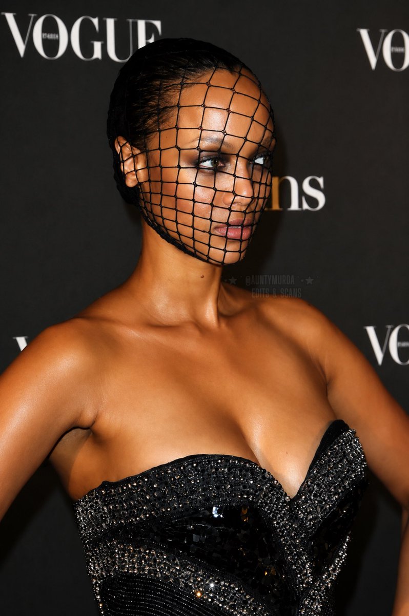 auntymurda's tweet photo. 🕯️🦇 one of my favorite fashion moments of all time: tyra banks at paris fashion week. / 2010. photography by wenn. https://t.co/9W5bMQ9GWH