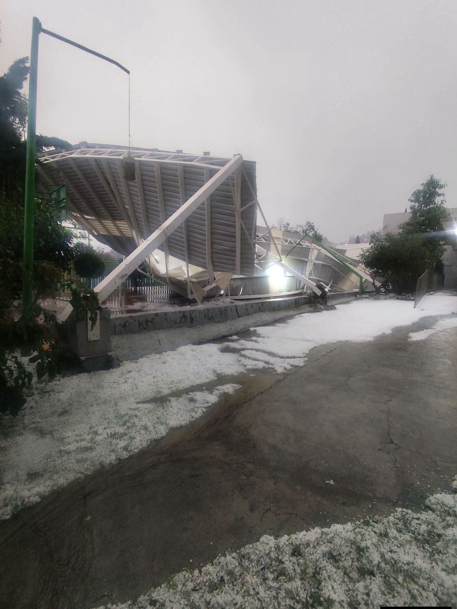 MLopezSanMartin's tweet photo. ⚠️ Se desploma estructura del PILARES Tlalpexco, en la alcaldía Gustavo A. Madero

Las fuertes lluvias provocaron el colapso https://t.co/SB0EAogTlb