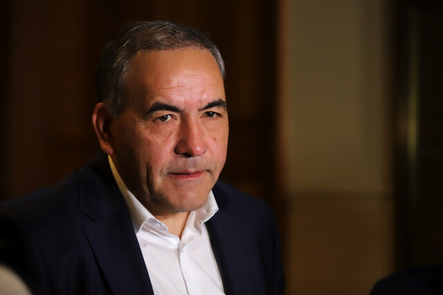 GradeGeorge's tweet photo. El Senador @fidelsenador votó a FAVOR de las 2 acusaciones constitucionales en contra del Presidente Sebastián Piñera. 

Este guatón ordaca es MUY RE TURBIO.

@gonzalofeito @ProceresPorcel https://t.co/jphmhheUsy