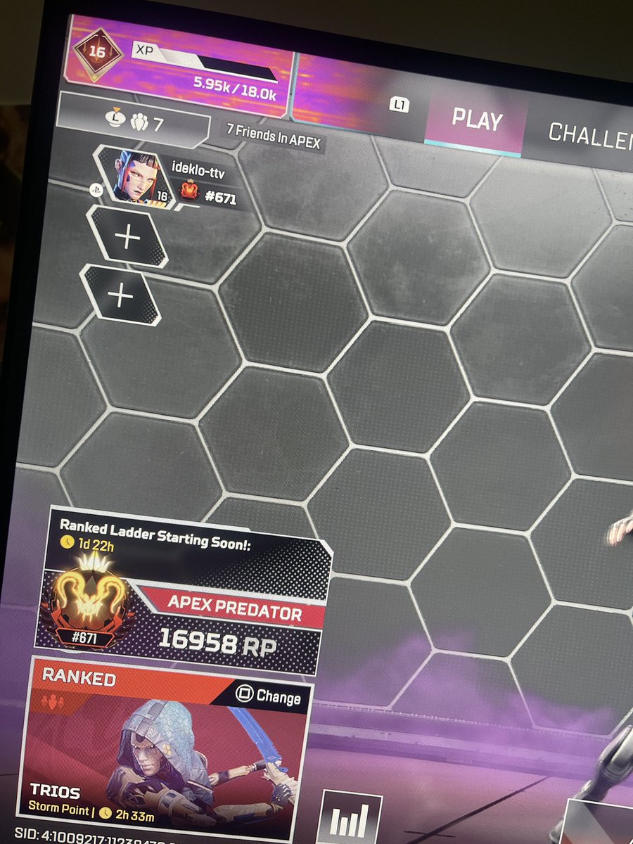 KillLocks's tweet photo. @PlayApex WHERE THE SERVERS GO!? #apexlegends https://t.co/DG80nCBEkL