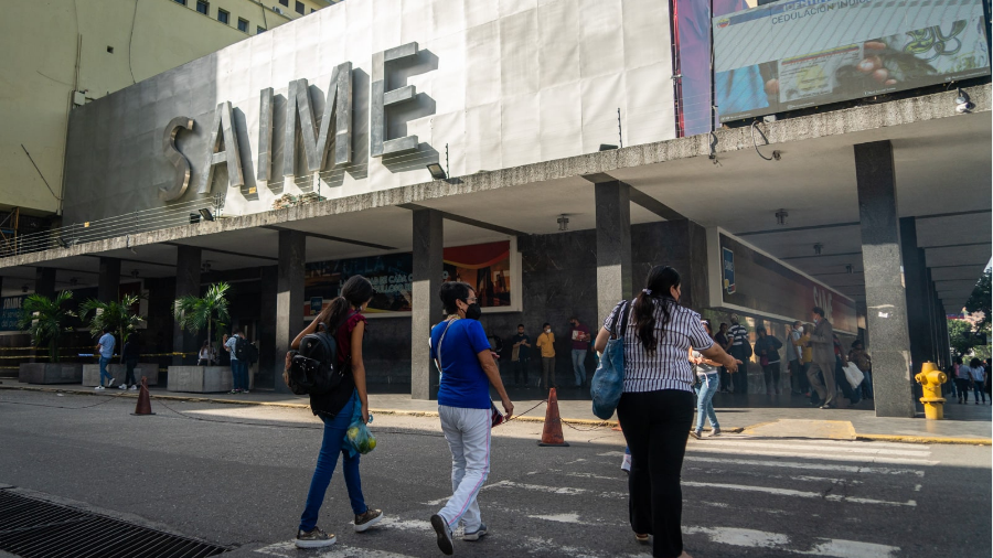 globovision's tweet photo. 🟡#EnNoticia | SAIME reactiva oficinas a nivel nacional para renovación de cédula sin cita y entrega de pasaportes

🔗Amplía la información en nuestro portal web: https://t.co/p6g6MpPhiY https://t.co/ueb3mpiyl7