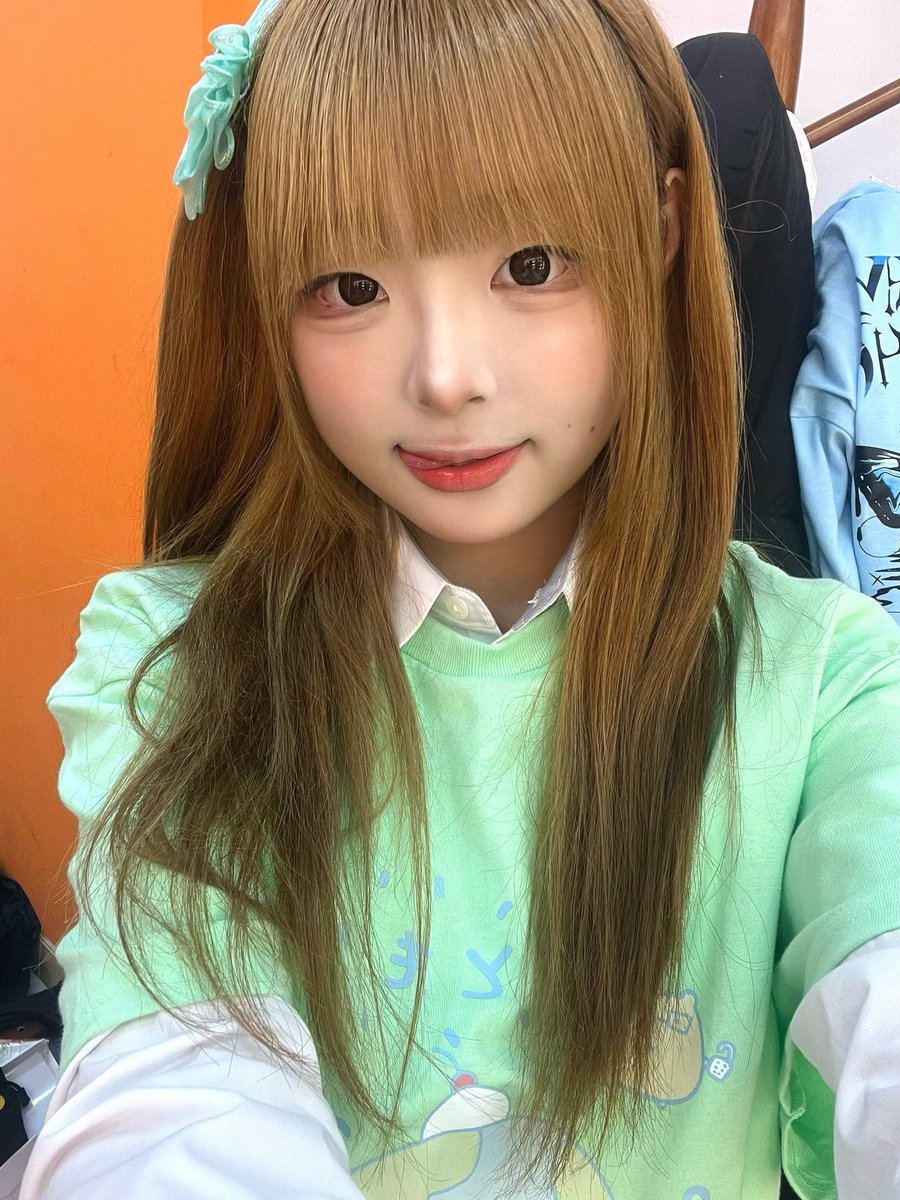 falcon_ne's tweet photo. 250405

토모리님 생일 진심으로 축하드려요!!🍀
생일티셔츠 진짜 너무 예뻐요!!!ㅠㅠ 오랜만에 보는 분들도 있고 새로 만난 분들도 많아서 정말 재미있었어요!!
응원해주셔서 감사해요 내일도 웨브야.^◡^.
#노출 #다녀올게요 https://t.co/4wkYp1UneY