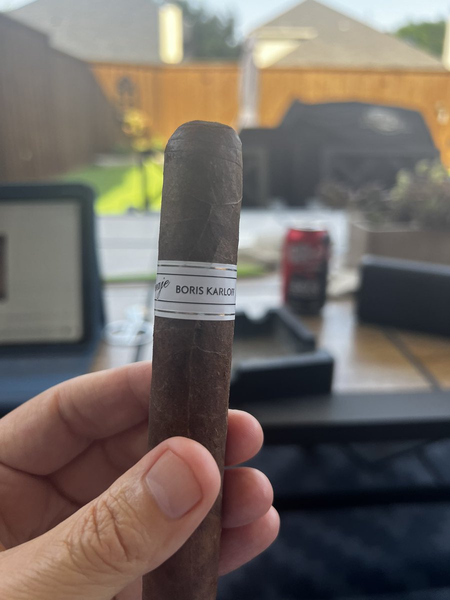 butchna_mark's tweet photo. Ok Tatuaje you finally got me! Thought the Mummy was a one-off epic pleasure…hadn’t had a cigar in two days. Grabbed a Boris Karloff this past weekend and it transitioned from baking spices, cinnamon and cream to chocolate and back to sweet. You “Monster”! https://t.co/7l09jfc8xk