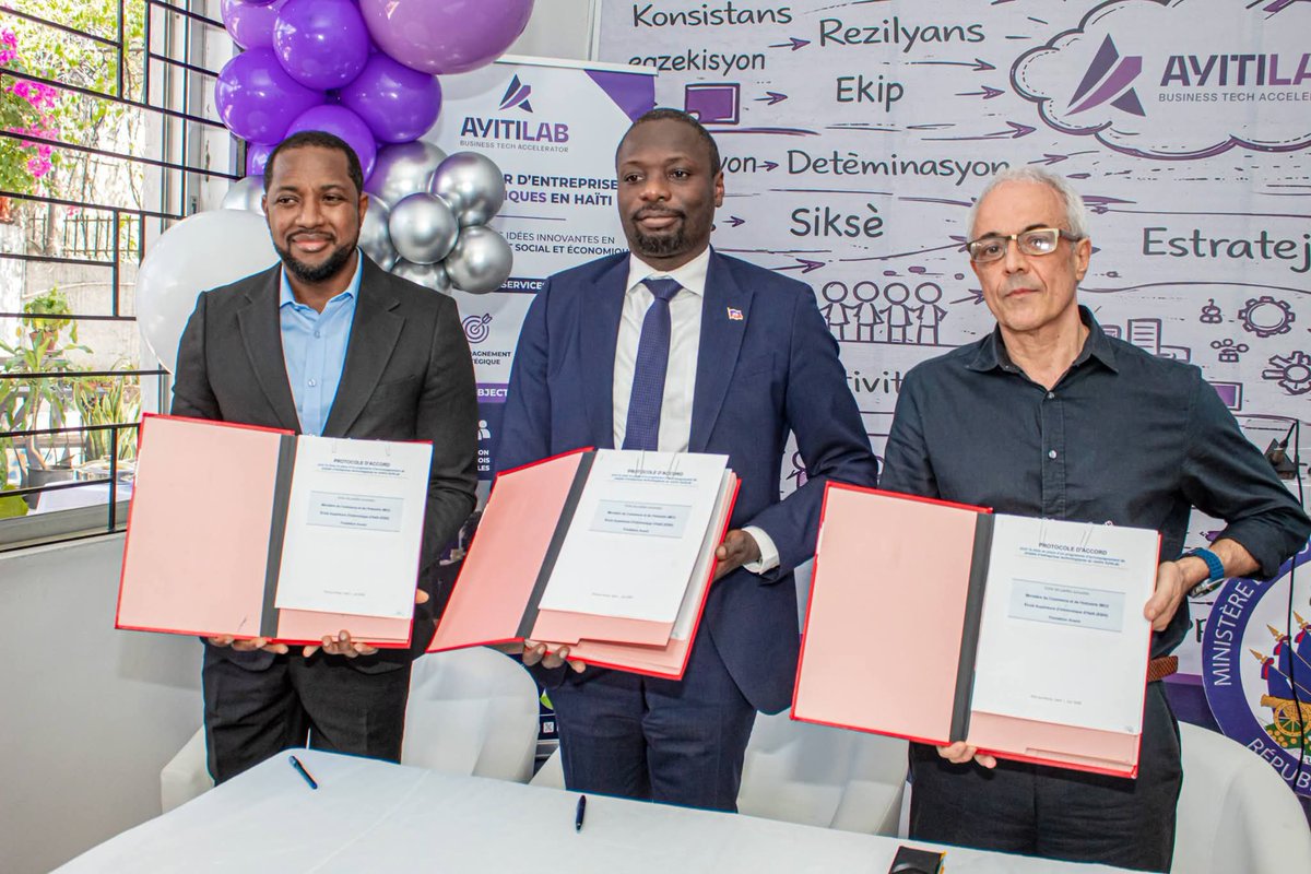 NexusActus509's tweet photo. 🚨 La Fondation Avenir, présidée par @etzeremile, lance « AyitiLAB », un centre d’accompagnement dédié aux projets et entreprises technologiques afin de stimuler l’innovation et l’entrepreneuriat en Haïti.#NEXUSACTUALITÉS https://t.co/aYj6b3w0jT