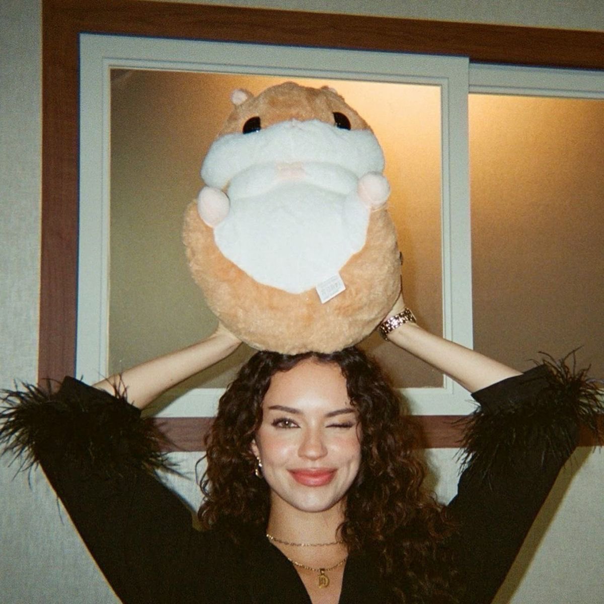 meiyokthinker's tweet photo. ANGEL GIRL IS 22!! happy birthday to one of the most beautiful, talented,  genuine people ever! please never forget that you are so so loved and appreciated! the representation u give young latina girls out there does not go unoticed and is truly inspiring. have an amazing day💓 https://t.co/tzqEZMDEkx