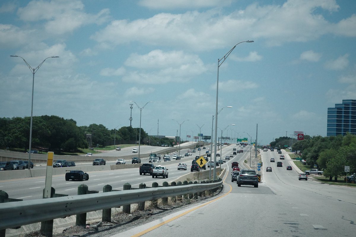 Nicospeed3's tweet photo. Driving back home scenery San Antonio, Texas 🇺🇸 https://t.co/KlKp2v5wWS