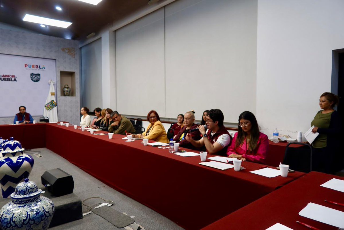 ExpressoPoblano's tweet photo. 🤝 Jorge Zúñiga participó en un encuentro de la SEGOB enfocado en fortalecer a las organizaciones de la sociedad civil, impulsando la capacitación, el desarrollo comunitario y la participación ciudadana. 🌎📚

#Puebla #FuerzaGeneracional https://t.co/XtNAVbqLBw