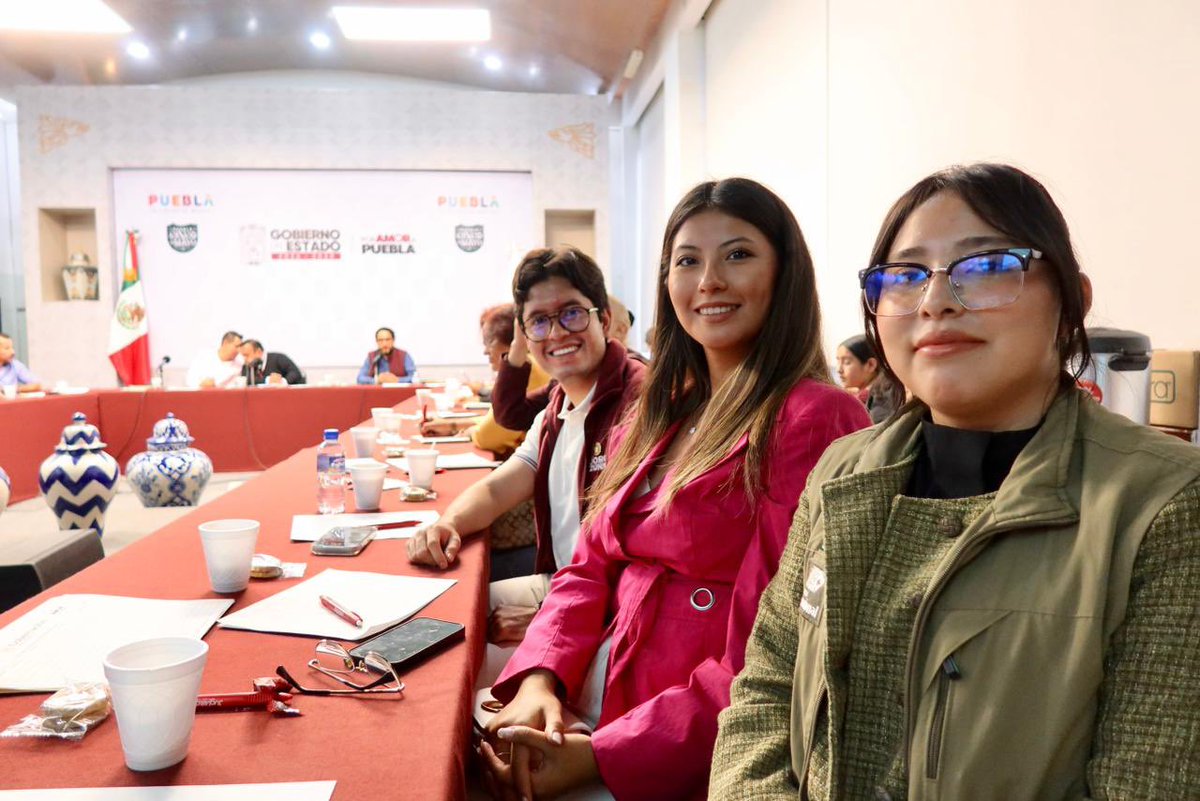ExpressoPoblano's tweet photo. 🤝 Jorge Zúñiga participó en un encuentro de la SEGOB enfocado en fortalecer a las organizaciones de la sociedad civil, impulsando la capacitación, el desarrollo comunitario y la participación ciudadana. 🌎📚

#Puebla #FuerzaGeneracional https://t.co/XtNAVbqLBw