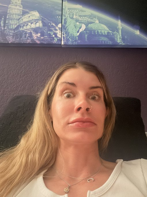 Cassie Bender - 2 pic. You want to see what the future is going to be like? Watch “Mercy” and get ready y’all…. 😬 https://t.co/p4JJgJR8H6