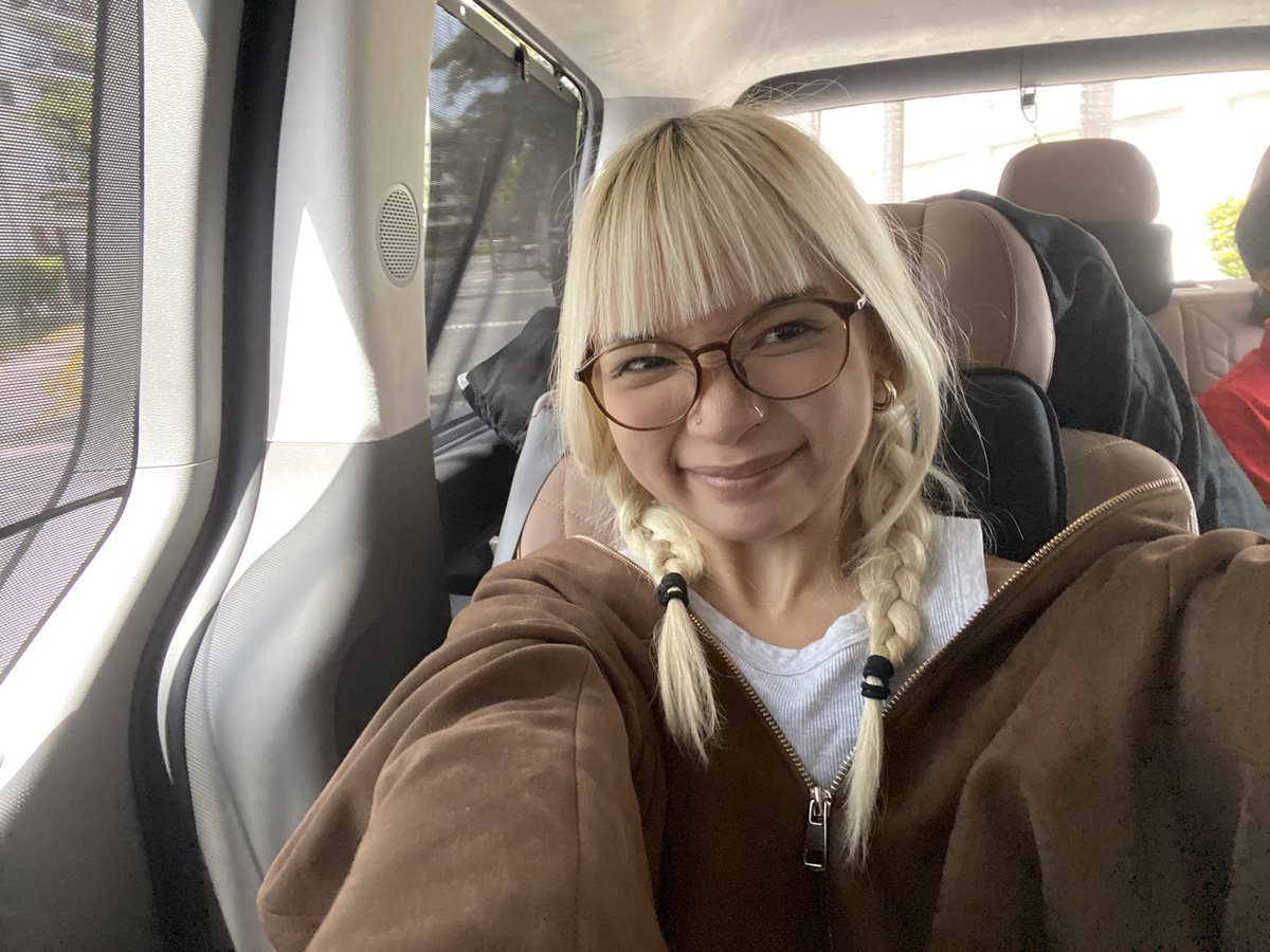 julesoverkilltv's tweet photo. been trying diff colours lately, maybe brown is my new style palette!! https://t.co/XH47ol47zF