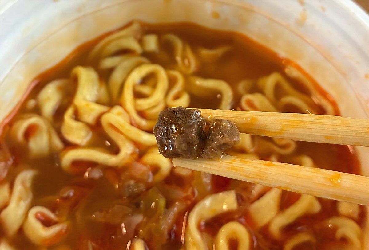 snacks_republic's tweet photo. Sapporo Ichiban Red Rich Spicy Miso Ramen

Three types of noodles with different thicknesses are crafted using special cutting blades to create a handmade-style texture. The combination of thick, hearty noodles and thin, smooth noodles provides a variety of textures for a more enjoyable eating experience.

https://t.co/hL9j6D3iF8