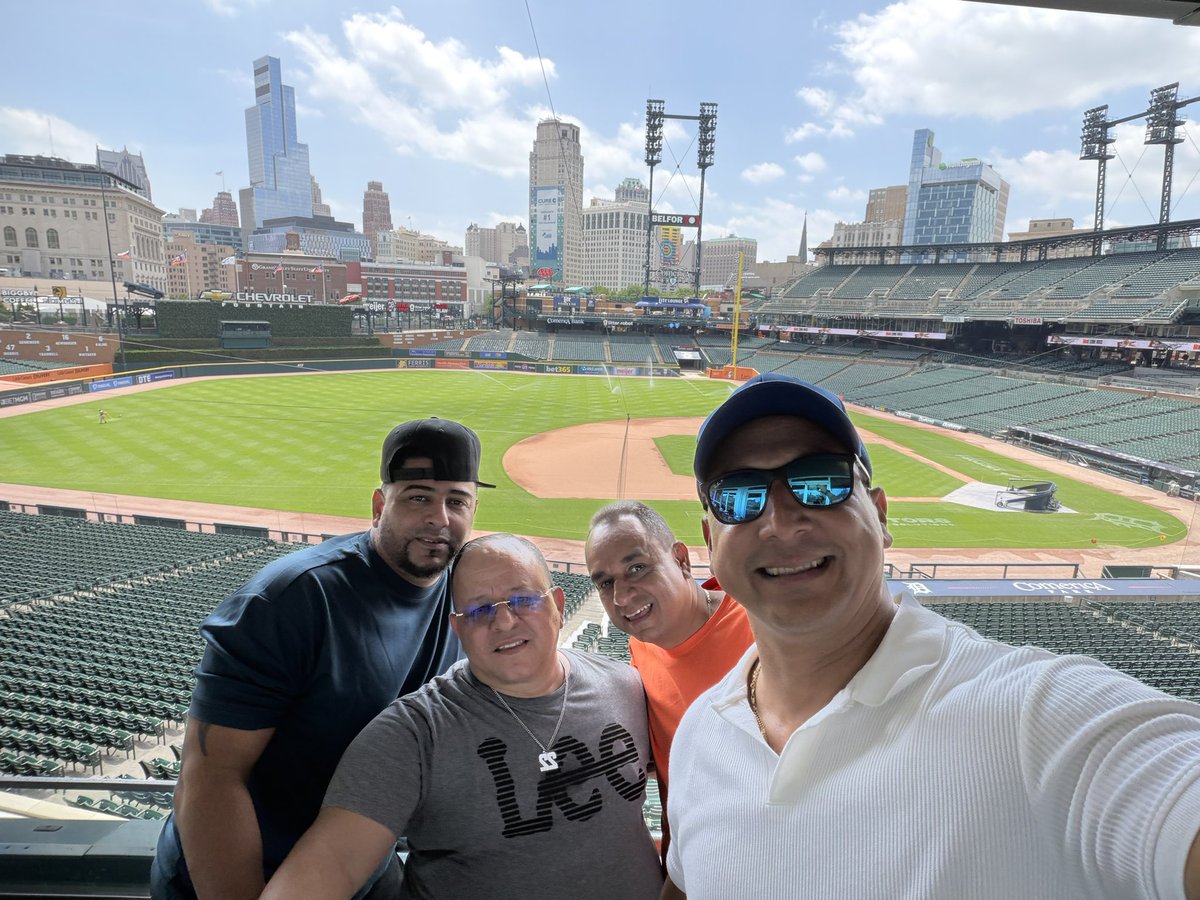 juortizg's tweet photo. Vuelta por el #comericapark Detroit. Hogar de @TigresdeDetroit https://t.co/PprQyfKj9Q