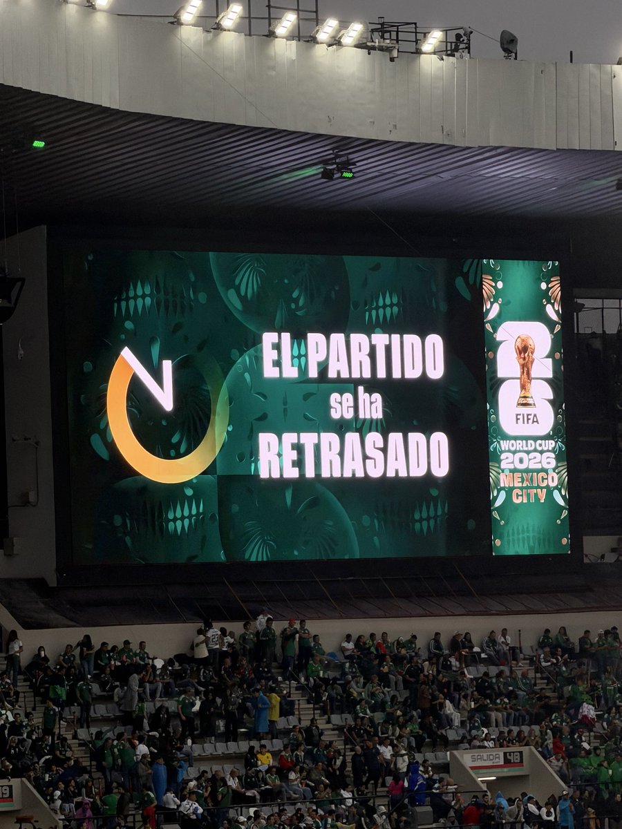 martinolimx's tweet photo. La lluvia, pero seguimos por Azteca deportes y Azteca 7. https://t.co/swNXEMyHVu