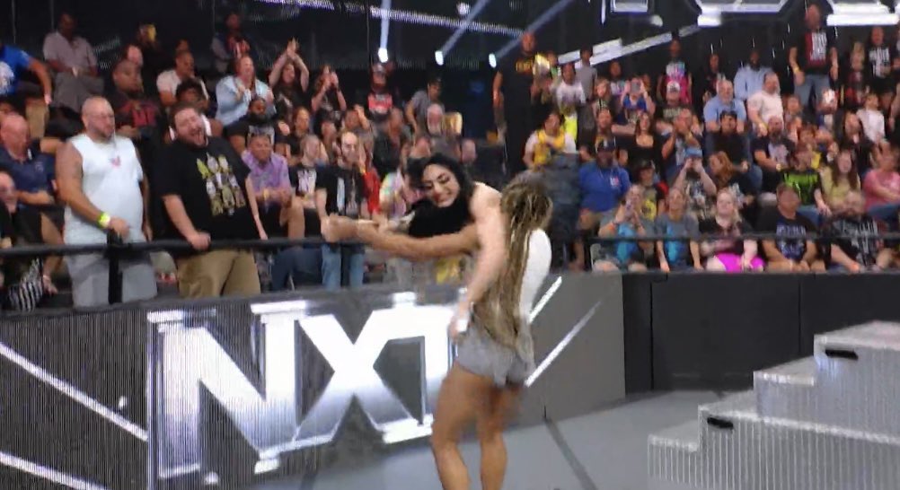 FadeAwayMedia's tweet photo. TATUM PAXLEY JUST ABSOLUTELY DESTROYED KELANI JORDAN 

TATUM STAYS ON NXT TV 

#WWENXT https://t.co/ixhOL4b3sO
