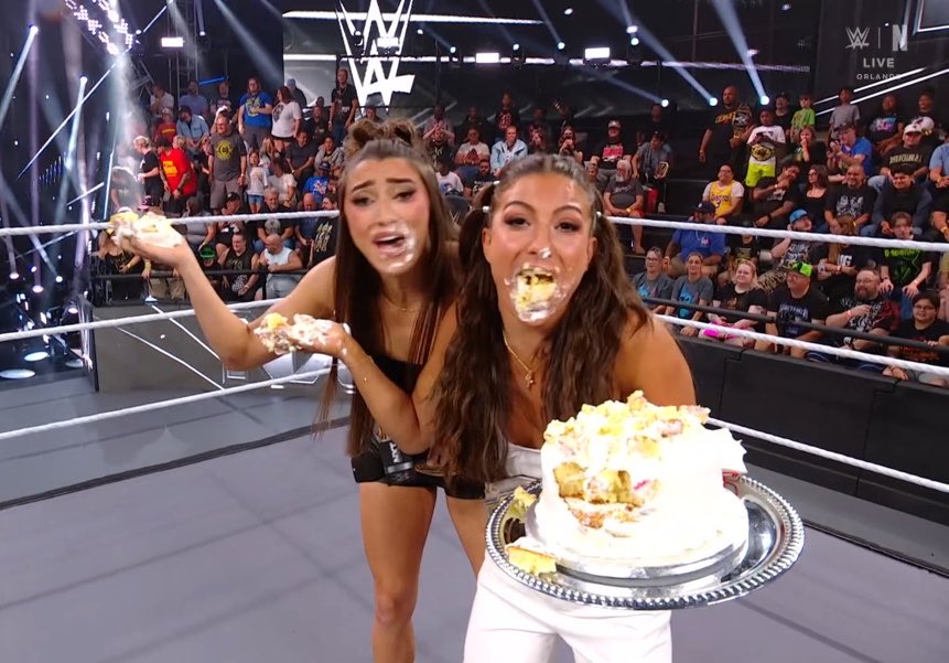 WrestlingCovers's tweet photo. “WELCOME TO NXT!”

@kendalgreywwe @WrenSinclairWWE 

😂😂😂 https://t.co/9UvBTt4uz6