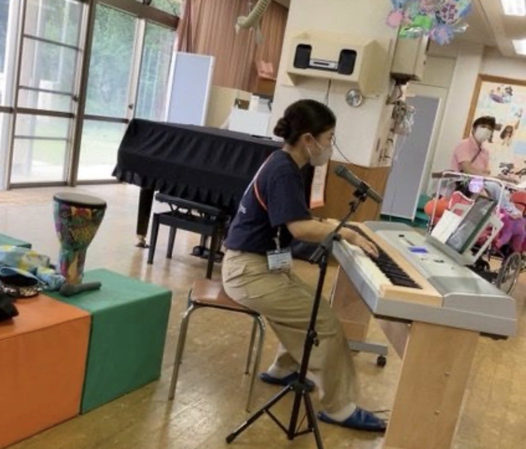 smilinghpj_'s tweet photo. おはようございます😃
今日は
#音楽療法士 による音楽遊びと
ジャムセッション
@ #神奈川県立こども医療センター
ベル、チャイムバー、スネアドラム
シンバルを使った即興合奏です
🛎️🪘🥁 https://t.co/WLYGeC4u82