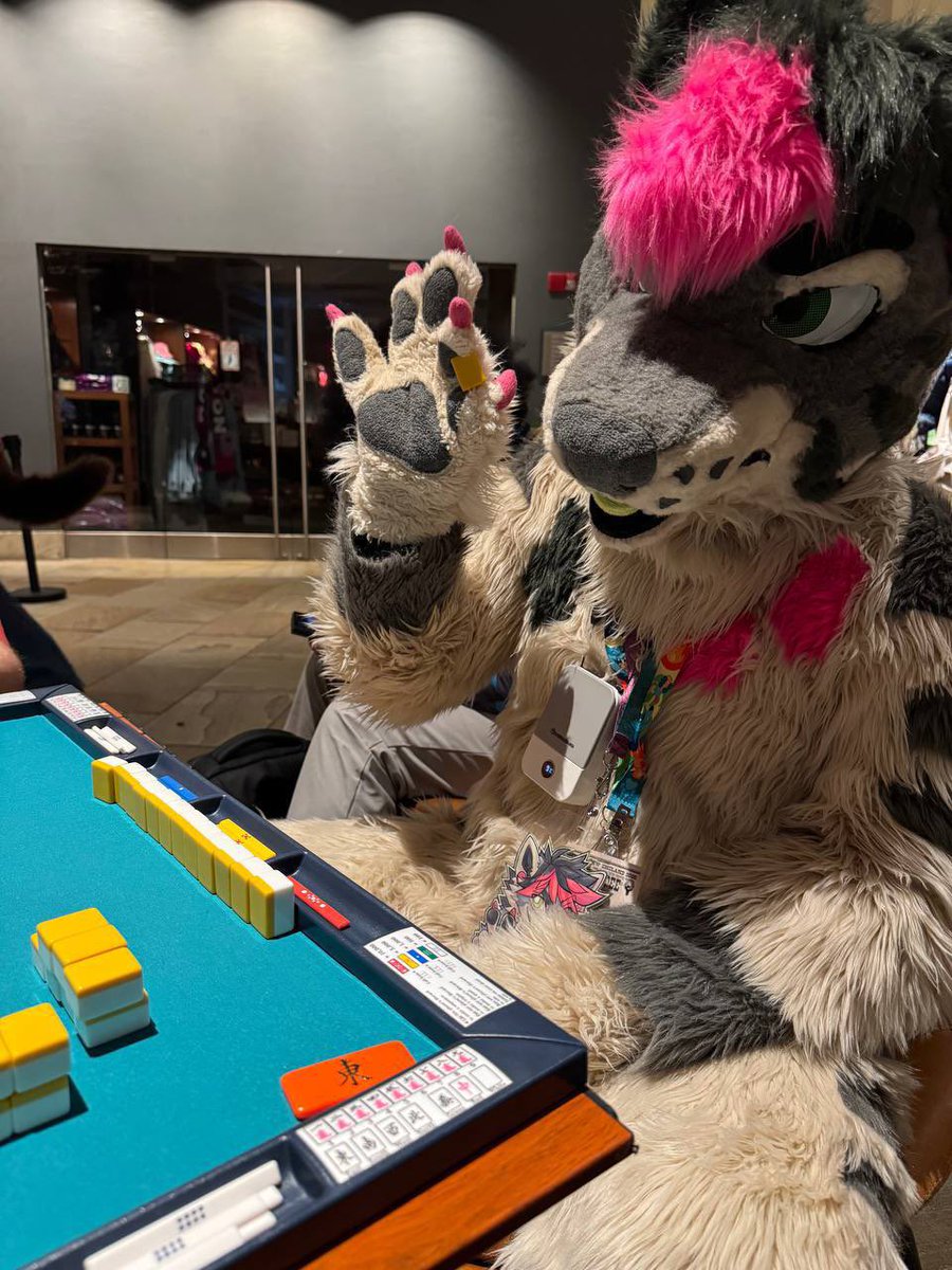 CherryB0X's tweet photo. Hey so: I’m Selling the GoodBoy™️
Available for pickup at our booth B-02 at Anthrocon 
Comes packed in a pink duffel bag
Very much a “dick about and have fun” kinda suit lol
Fits up to like 5’11 250lbs ish
Contact @dirdwolf at AC if you wanna test fitting before dealers opens etc https://t.co/PIBQL23JEc