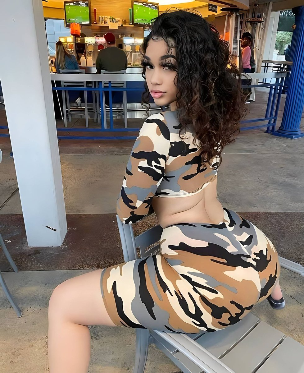 isuckdih247's tweet photo. Imagine me riding you 🌚😌 https://t.co/dy9T0CrBXs