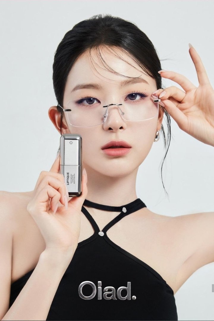 KSGUpdates's tweet photo. 260701 OIAD New Liptique

https://t.co/u3Sfw5zVTV
#슬기 #SEULGI @RVsmtown https://t.co/tvLs8LSm2U