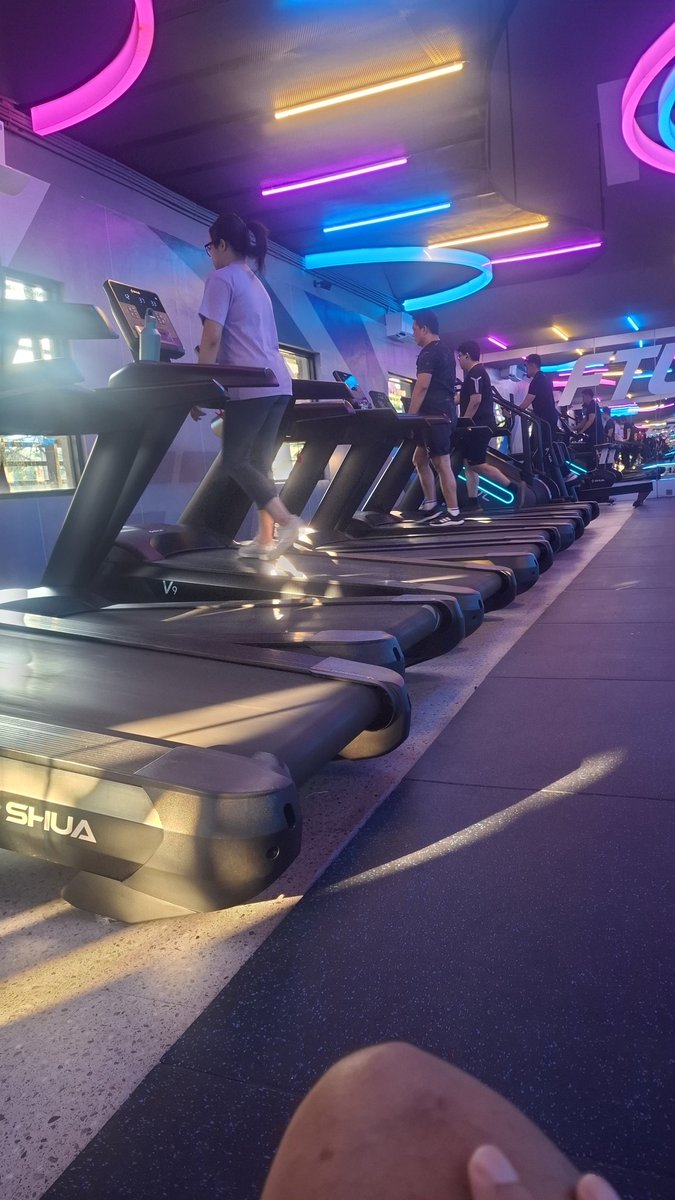 AdePassword's tweet photo. Awali pagimu dg jalan cepat. Karena kita tidak pernah tau secepat apa dia akan berpaling darimu. Anjayyy https://t.co/LHJYZCyvxk