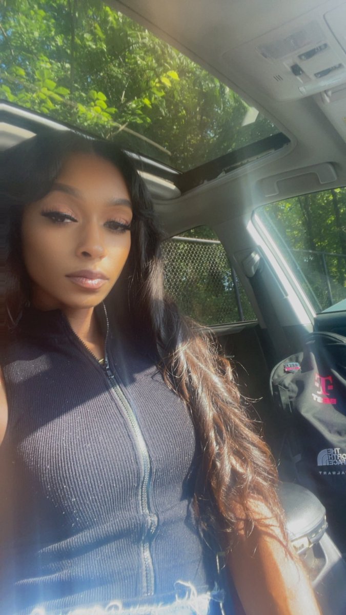 jazmeenofficial's tweet photo. Proof of life ✨🖤 Business #Minded Water #Dranked Status #Employed ✨🖤 https://t.co/rA94i0Cgmo
