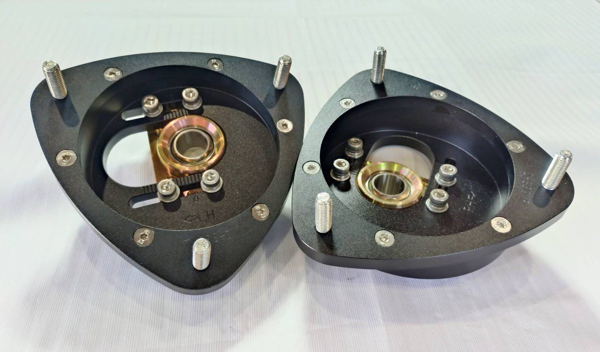 ClearGarage's tweet photo. ＜新商品のご案内＞

ガレージクリア　×　High　Standard
共同開発
傾行ハイキャスターマウント　86BRZ用

販売から大好評なガレージクリア　アッパーマウントアダプターとハイキャスターマウントが一体式で販売開始です。

詳しくはFBインスタにて https://t.co/nnPOn5Obik