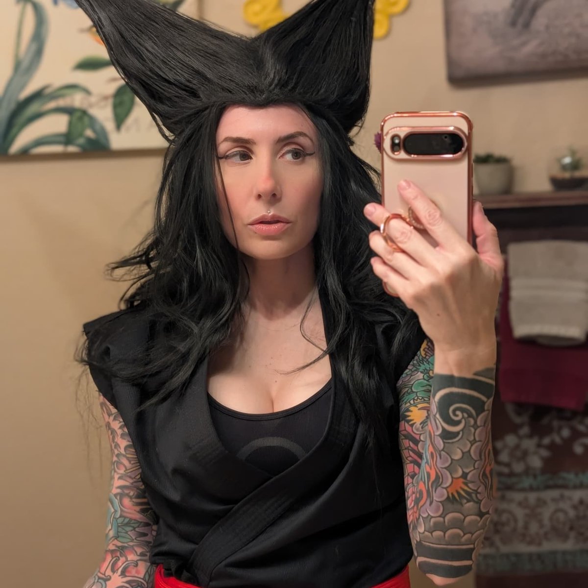 MetalKatTV's tweet photo. I've been obviously mia and working on my health so here's a throwback to probably the best cosplay I'll ever do 🤣 https://t.co/VJ6rKR98GY