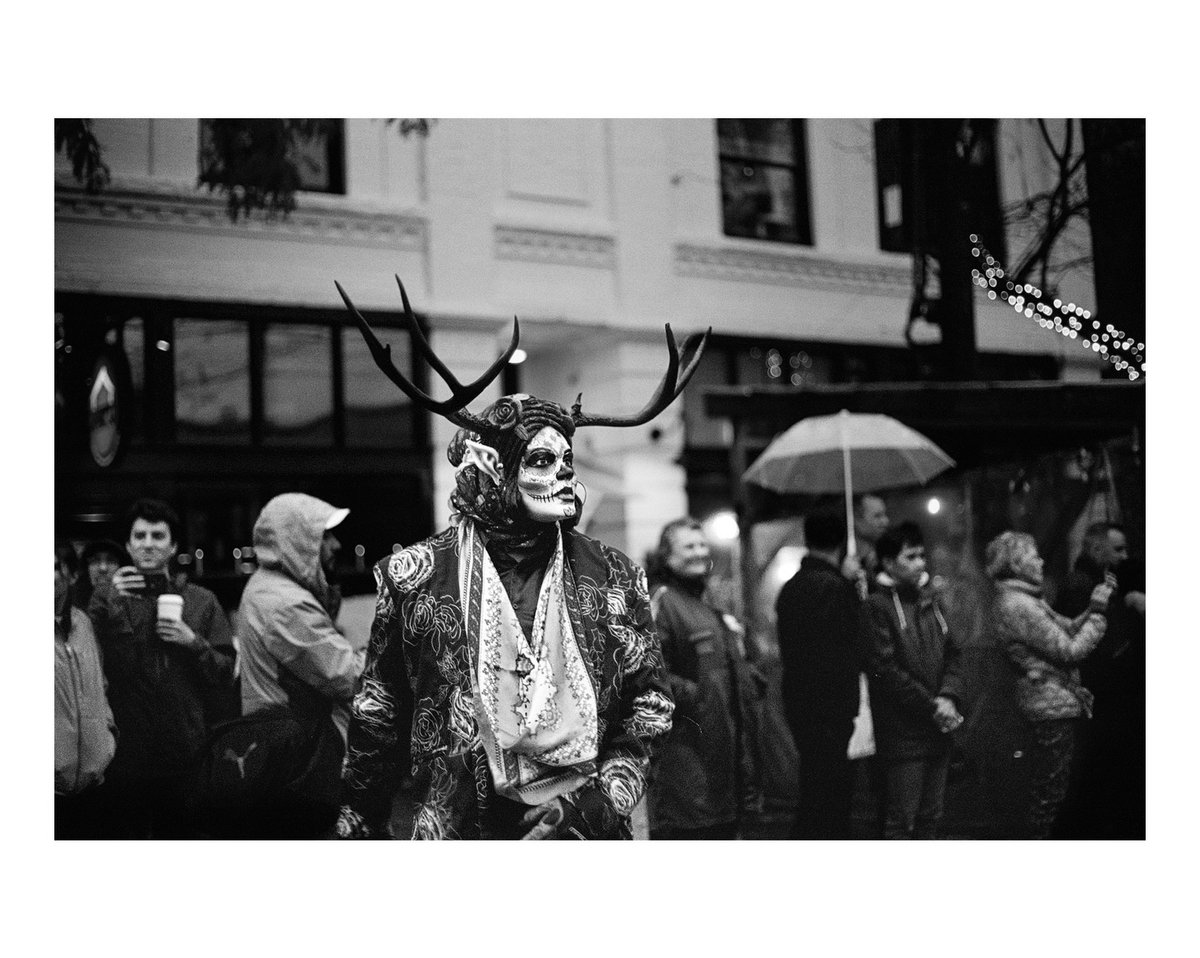 shootdidashoot's tweet photo. The monochrome 🗽 #widelux https://t.co/d5vC1nnOTE