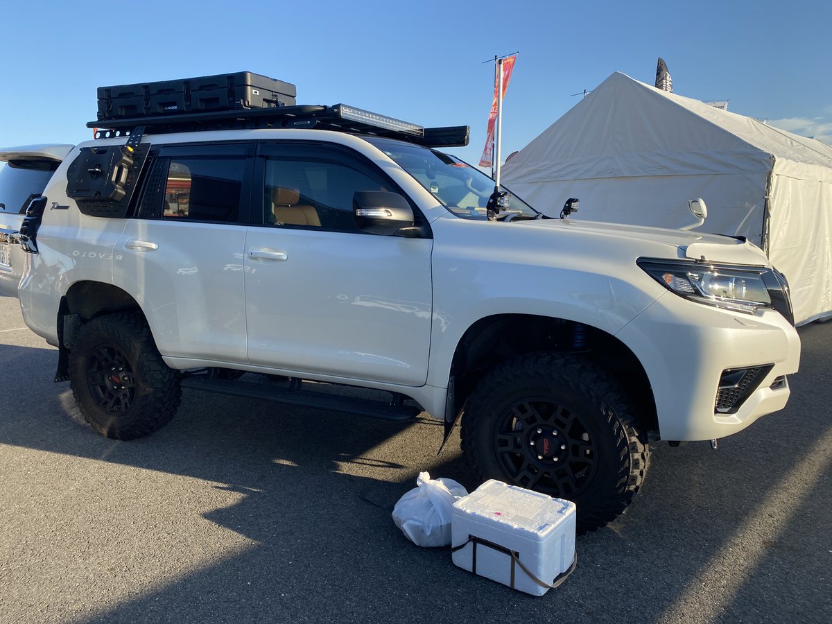 GEOLANDAR_JP's tweet photo. FIELDSTYLE EXPO 2025 ジオランダー装着車
REVOLG.様
車輛:ランドクルーザープラド
装着タイヤ:GEOLANDAR M/T G003
サイズ:LT275/70R17
#YOKOHAMA #ヨコハマタイヤ #ジオランダー #GEOLANDAR #Fieldstyle #REVOLG #プラド https://t.co/lSJACoTsqG