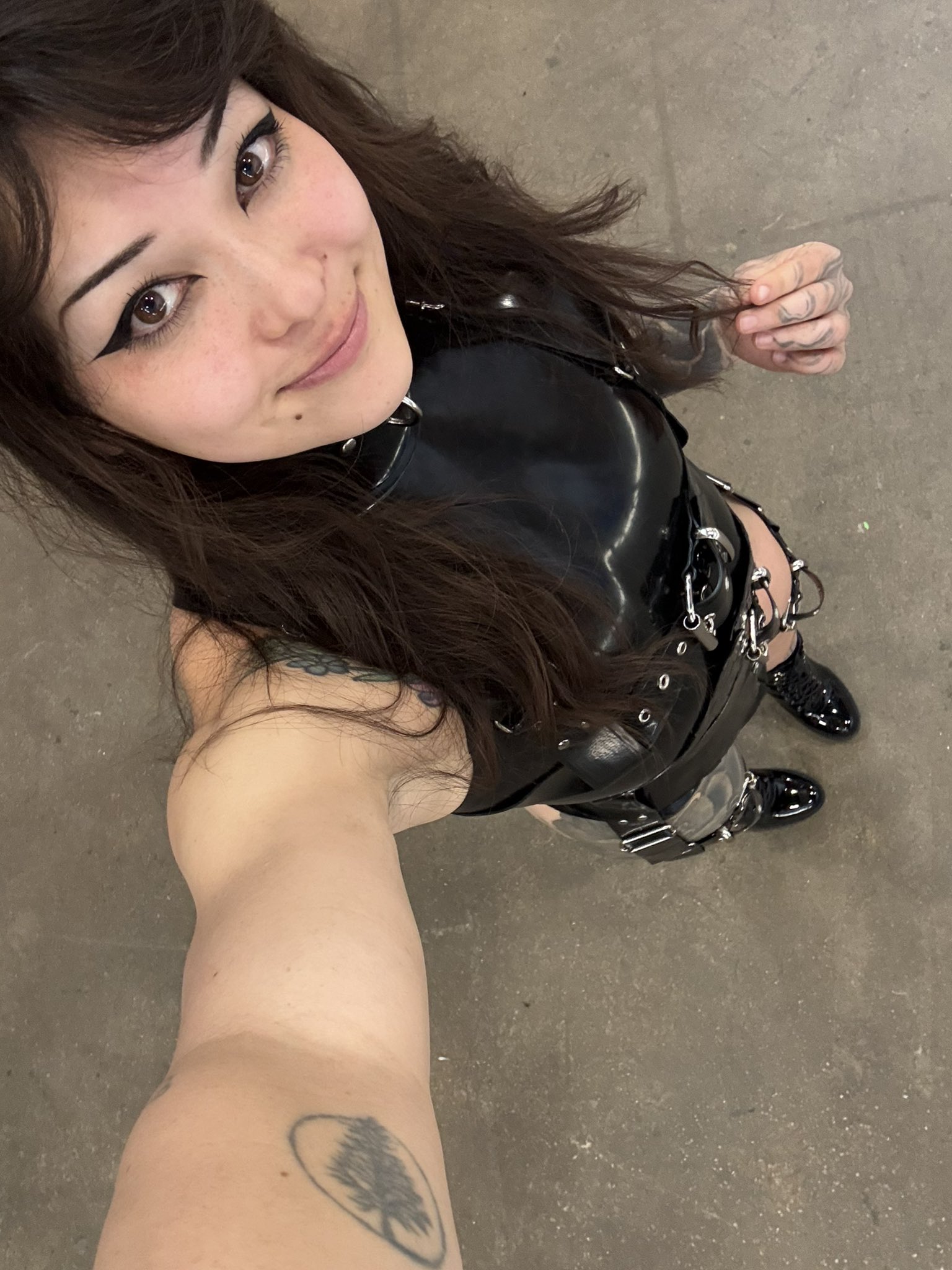 hiiiii 🖤 https://t.co/BdPFf6wQKk