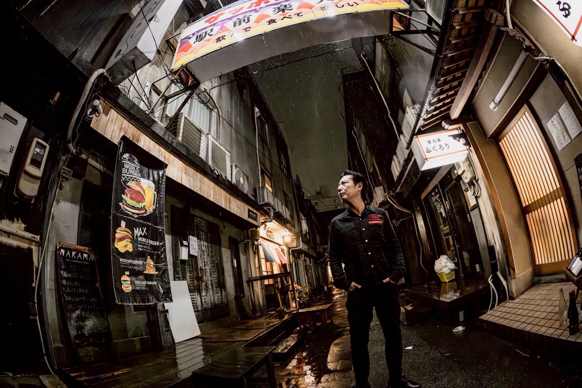 kd8969's tweet photo. 7/1、無事49才を迎えました。

40代ラストイヤー。
全開でいきます。

リリース、ツアー、自主企画、ワンマンライブ。
これから始まる全ての事がどれも自分だけじゃ成り立たない事ばかり。

たくさんの人に生かされてます。

目標は"心身共に健康であること"
これに限る。

皆さんこれからも宜しく。 https://t.co/Q48ASpdNZs