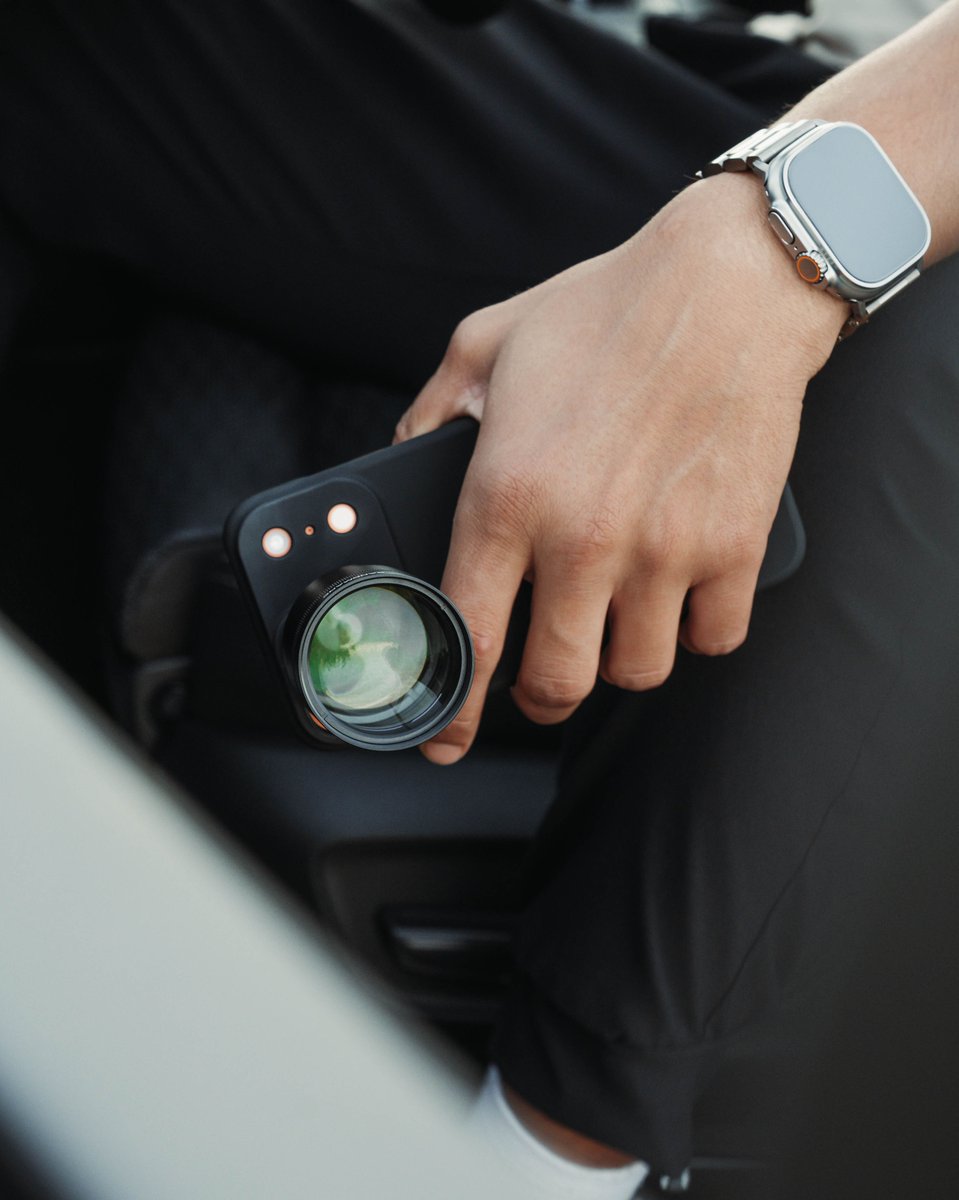 sandmarc's tweet photo. Photographers have always needed more than a digital zoom. The SANDMARC Telephoto 96mm Lens offers real glass instead. 🔭 4x true optical magnification for up to 32x total zoom on iPhone 17 Pro, with sharp subjects and soft, natural backgrounds. https://t.co/UkBSQ8v3Ro