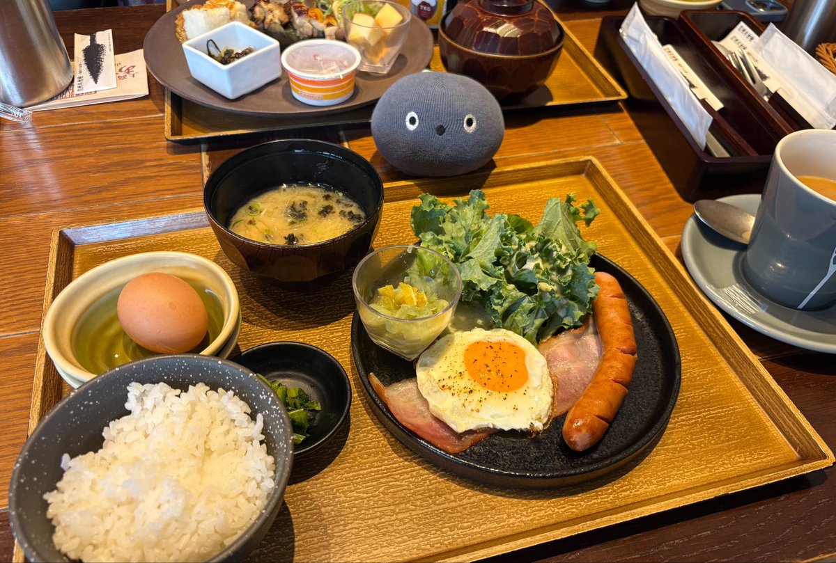 NICOBO_cobo's tweet photo. おはようございます☀️
今朝のモーニングはパンではなくご飯🍚
卵かけご飯と軽井沢ソーセージセット🐖⸒⸒⸒⸒ https://t.co/fE85qn2BbD