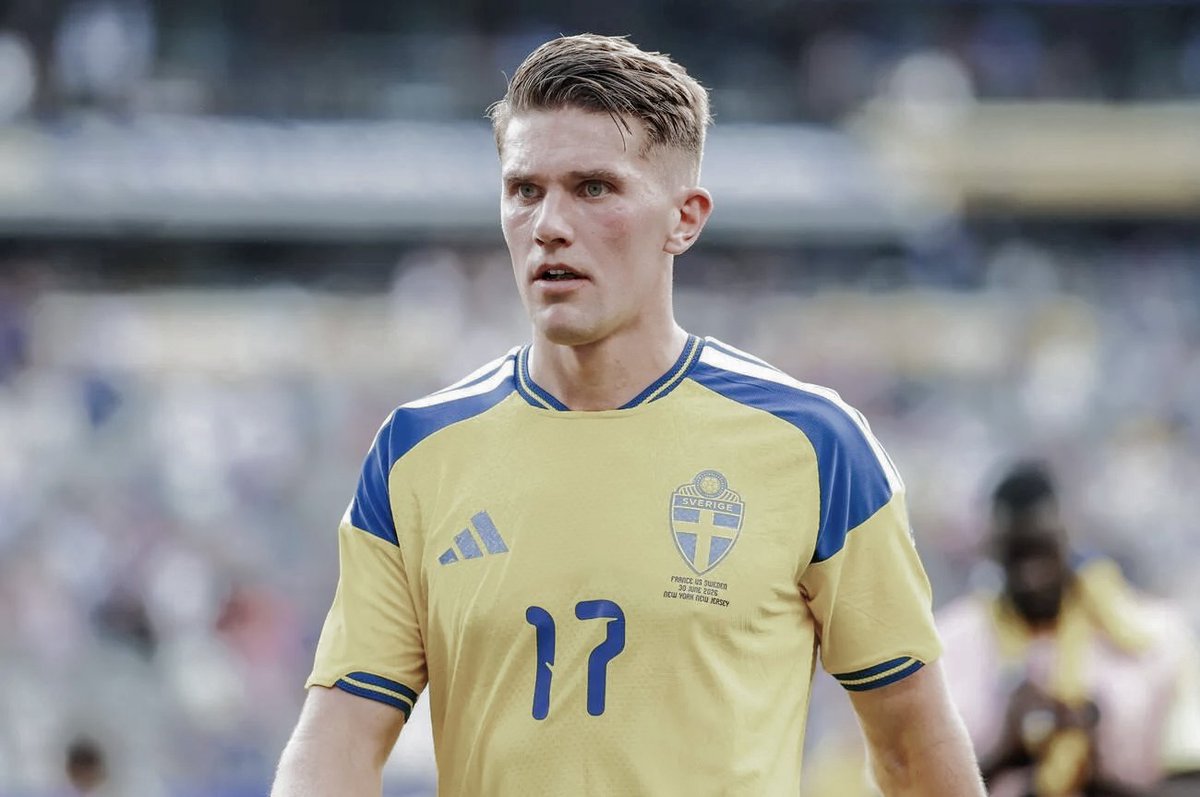 LaForjaDelNueve's tweet photo. Det gör ont att vår VM-resa tar slut så här.

Vi gav allt, men Frankrike var bättre idag. Tack till alla som stöttade oss genom hela turneringen. Att få representera Sverige på den här scenen är en ära. 🇸🇪💙💛 https://t.co/xJb9UqsV8W