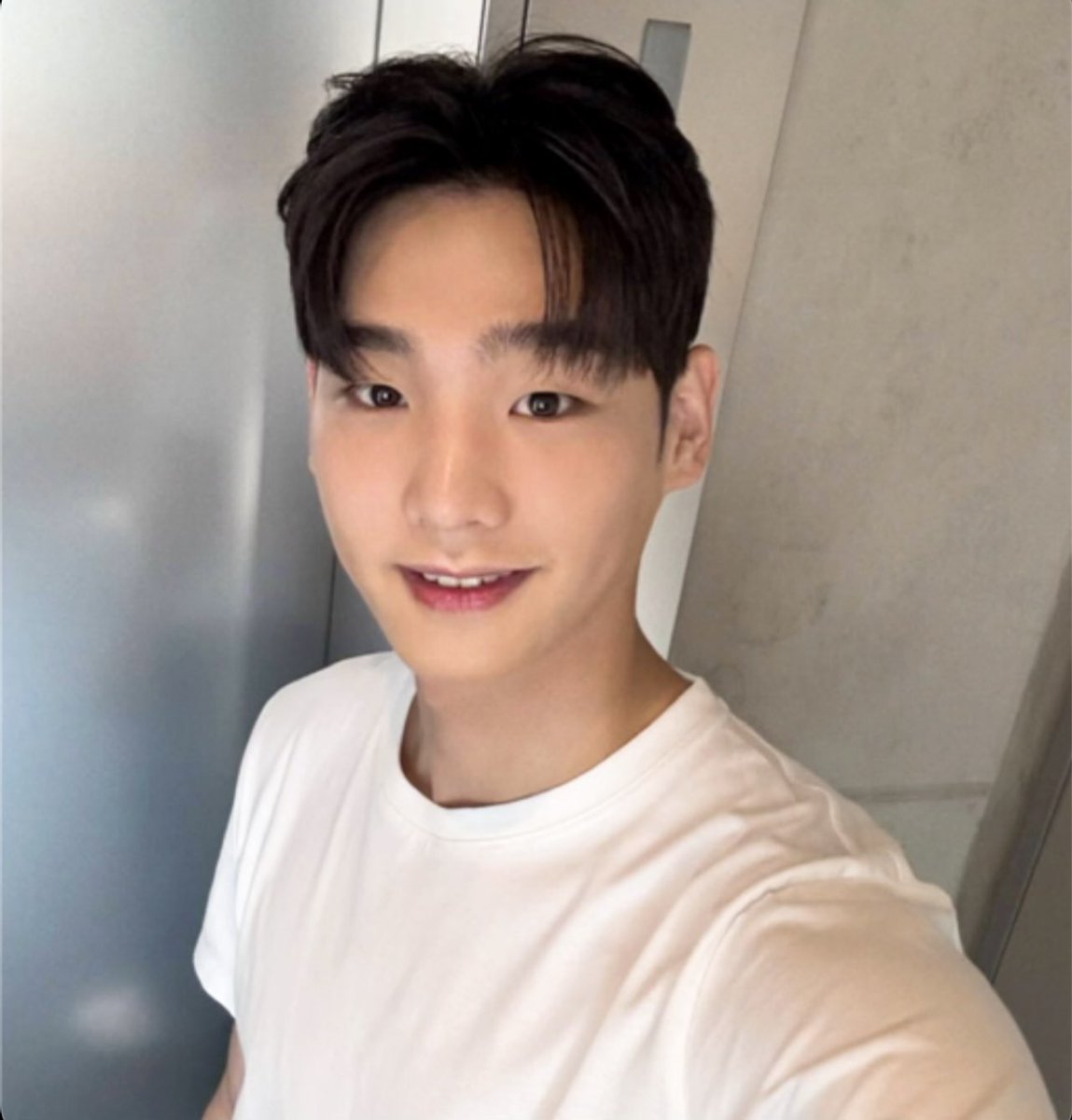 Re1004_'s tweet photo. 털날리는 햅삐 가나디 예뽀, 오늘도 잘! 🫳🏻 https://t.co/3TVbB4dncL