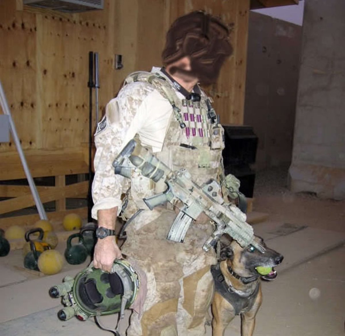 WeaponsVault's tweet photo. Devgru Blue Squadron operator with his
K9 on combat operations in Afghanistan https://t.co/cfyt4cVJc1
