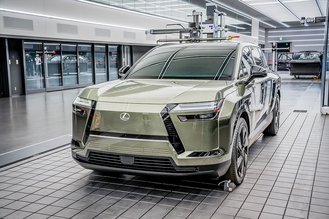 lexus_jpn's tweet photo. 【LEXUS NEWS 新着記事】
LEXUSのメンバーが一堂に会し、クルマづくりを進めるトヨタ・テクニカルセンター下山。
今までメディアには明かされることがなかったLEXUSクルマづくりの「現場」に迫る。
⇒ https://t.co/OZ13Rbzodt

 #LEXUSNEWS https://t.co/TuVUuC1bDK