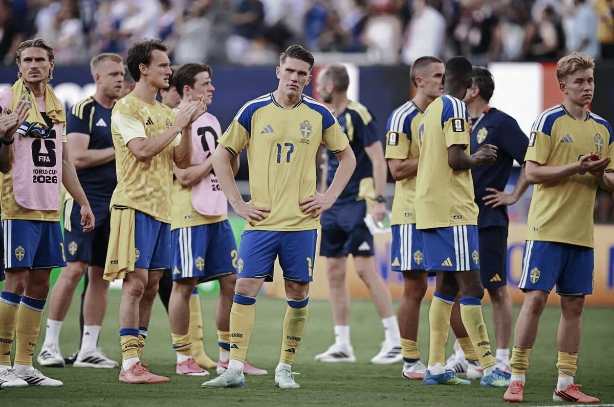 LaForjaDelNueve's tweet photo. Det gör ont att vår VM-resa tar slut så här.

Vi gav allt, men Frankrike var bättre idag. Tack till alla som stöttade oss genom hela turneringen. Att få representera Sverige på den här scenen är en ära. 🇸🇪💙💛 https://t.co/xJb9UqsV8W