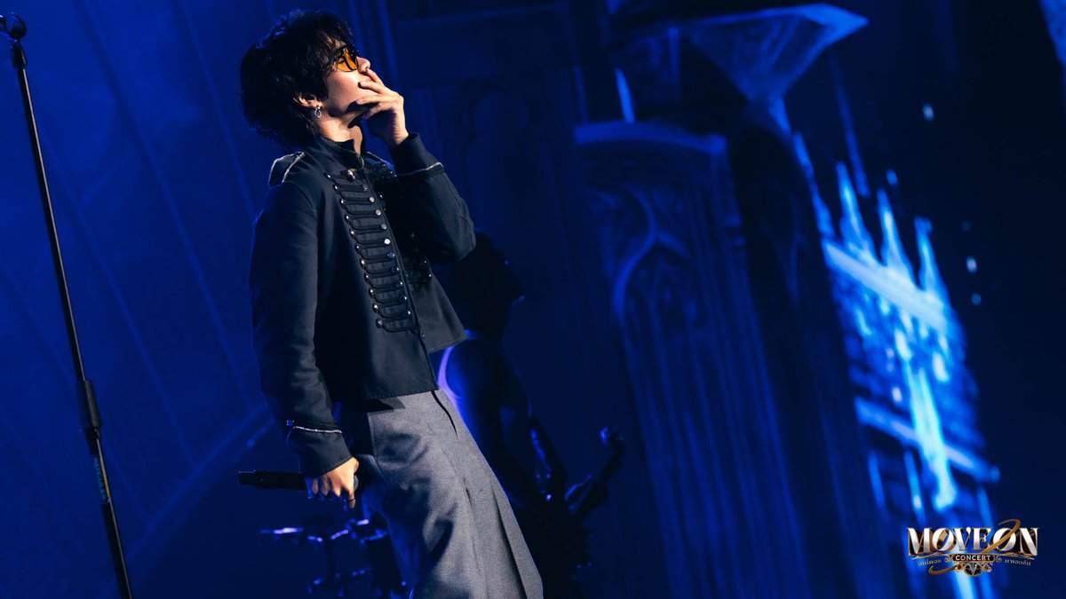 Moveonconcert's tweet photo. ลืมไปแล้วว่าลืมยังไง ⏳💌
เพราะความสุขวันนั้นคงจำไปอีกนานเลย

#JEFFSATUR
#MOVEONCONCERTxJeffSatur
#MOVEONCONCERT
#MuzikMove #OKD #MondayOnDecember https://t.co/RntLBXHJC9