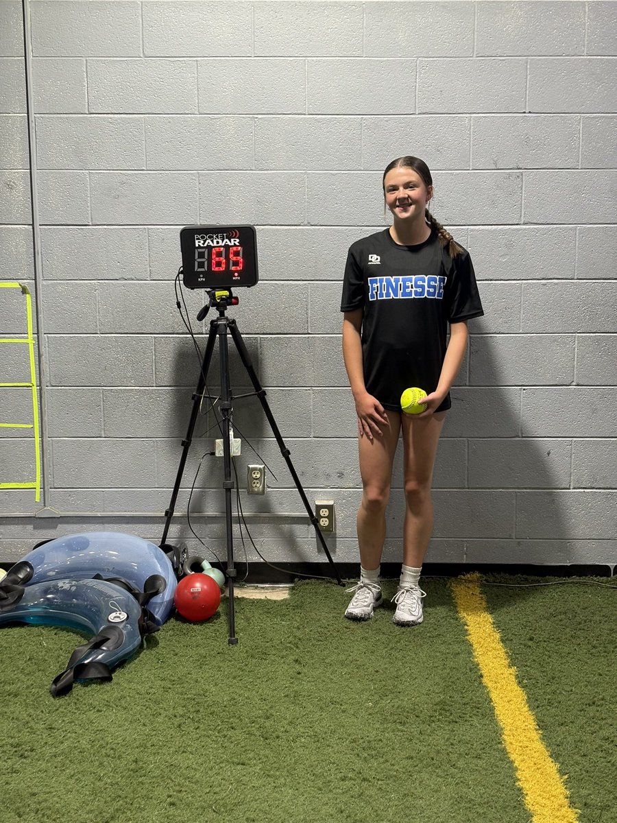 Kaedence_Ryznar's tweet photo. Summer strength training and workouts have really paid off. Hit my new PR of 65 and a week later hit 68! Thank you Coach Barnes for your overhand velocity training! @finesse_2930 @SoftballDown @CoastRecruits @SportPrepX https://t.co/GD376lyksQ