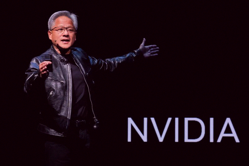 Remember0223emi's tweet photo. SemiAnalysisがNVIDIAの下半期データセンター収益はコンセンサスを20%上回ると予想して、$NVDA株が上がってるみたい📈

https://t.co/CoIT60b5Fz https://t.co/BhSVfOHimD