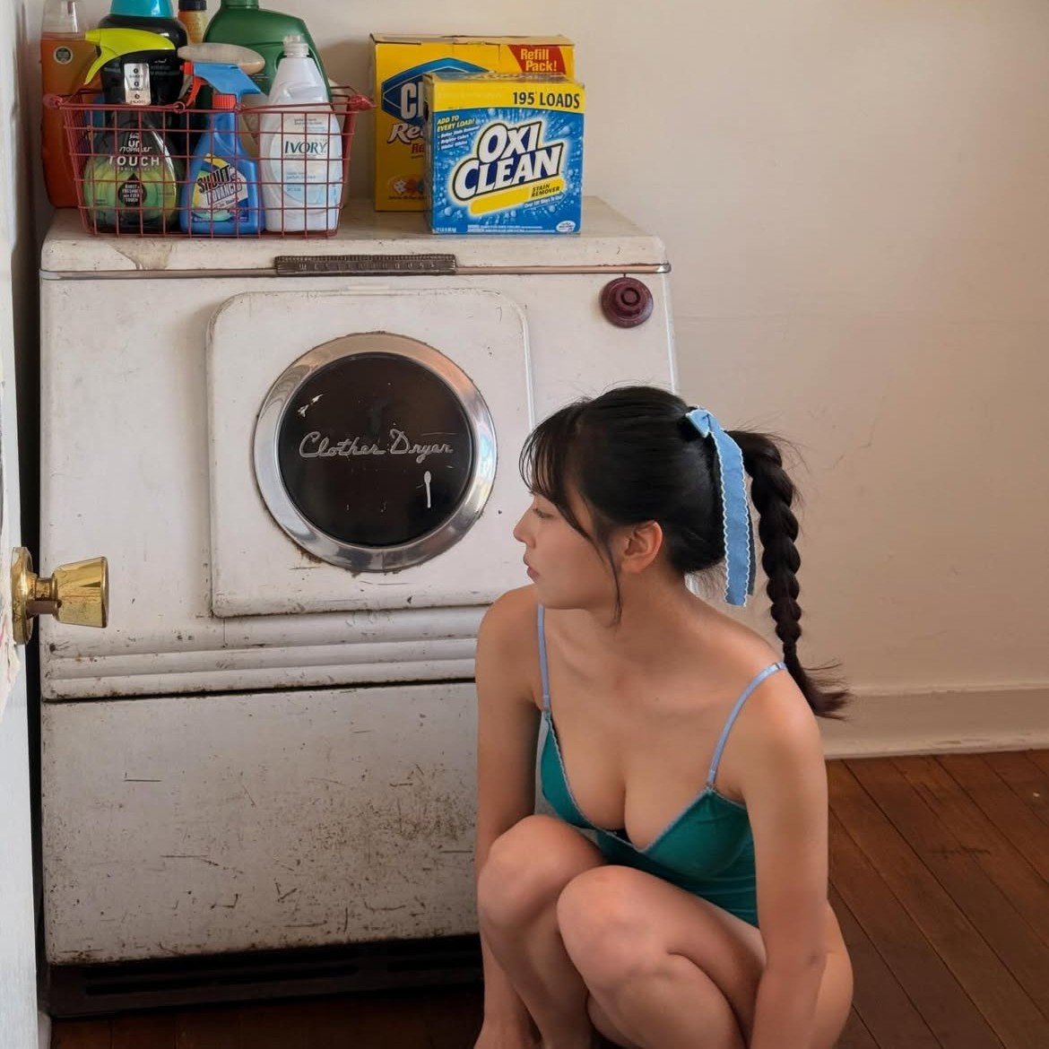 coqeuttes's tweet photo. Romanticizing domestic life because even waiting for the dryer can feel like a movie scene if the lighting is just right. Swipe left to see me successfully avoiding my actual chores 🧺✨ https://t.co/RP47nO6MNb