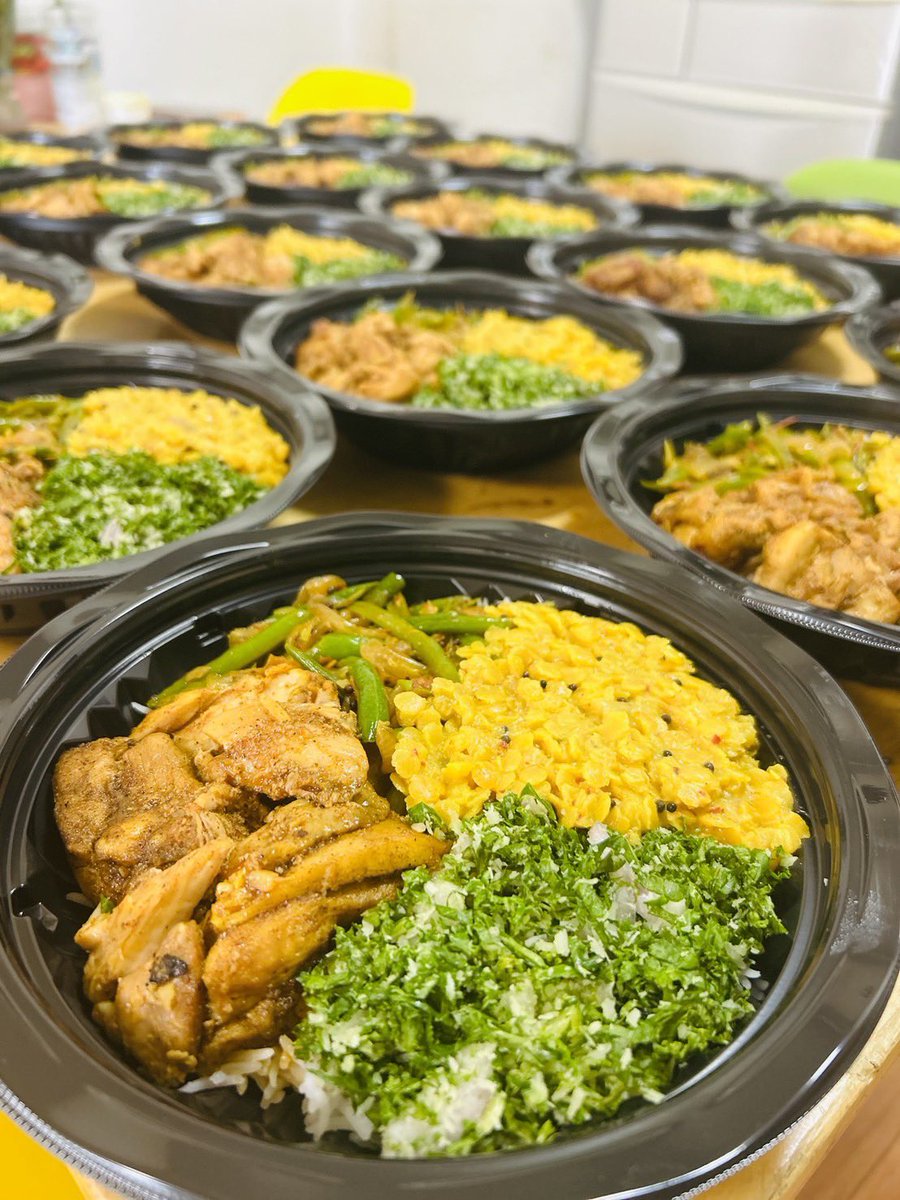 hopperstokyo's tweet photo. おはようございます！

Today’s menu….
バスマティライス、                       
チキンカレー、                          
だールカレー､                          
いんげんテンパラードゥ、            
ケールマッルン､                         
パパダン

よろしくお願いします https://t.co/KVR5BSV02M