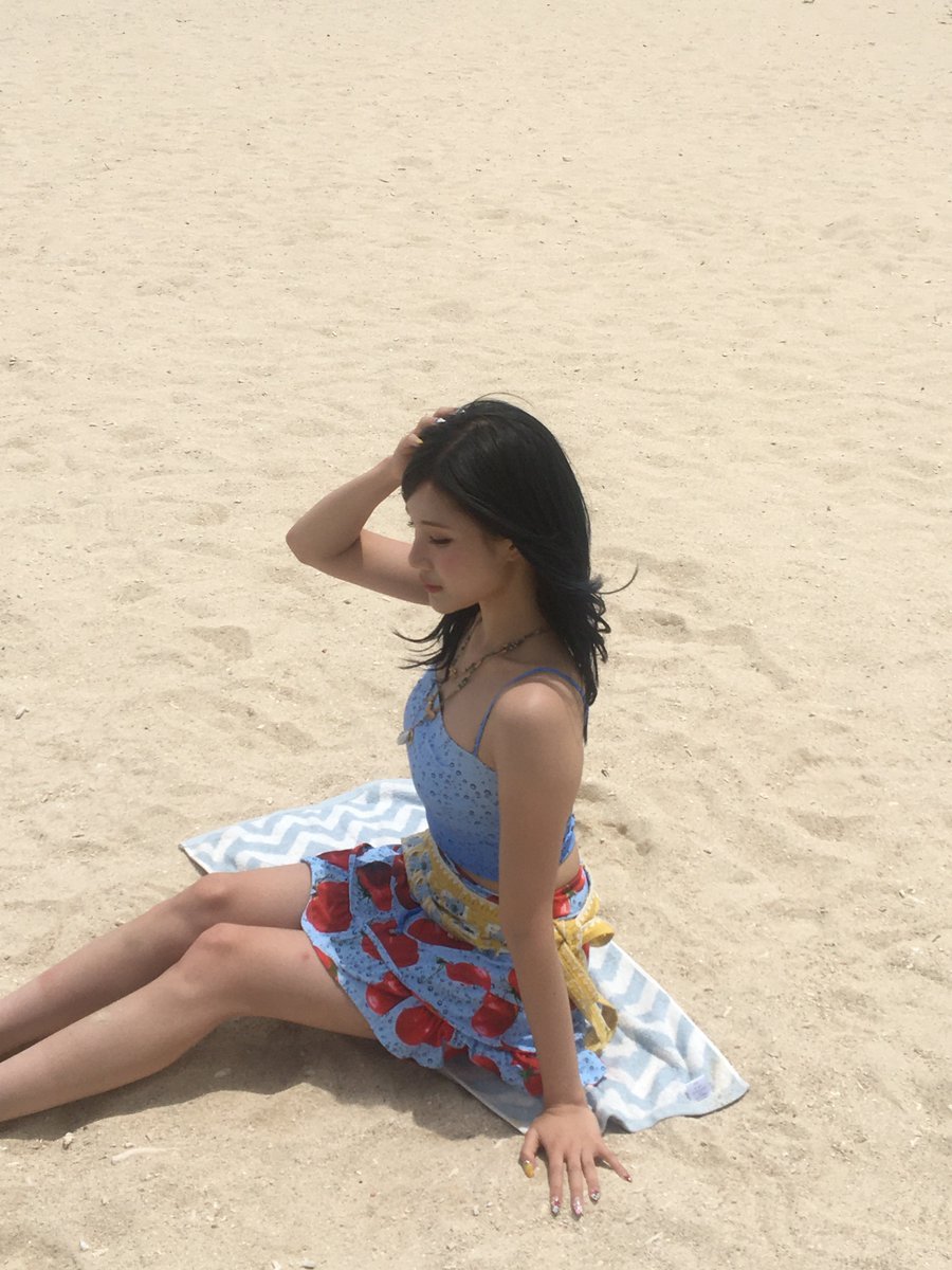 juuenz's tweet photo. Sun-kissed / Blue skies / Vitamin Sea / ... Endless summer 𓇼 ⋆.˚ 𓆉 𓆝 𓆡⋆.˚ 𓇼 https://t.co/ctYUlnxG9i