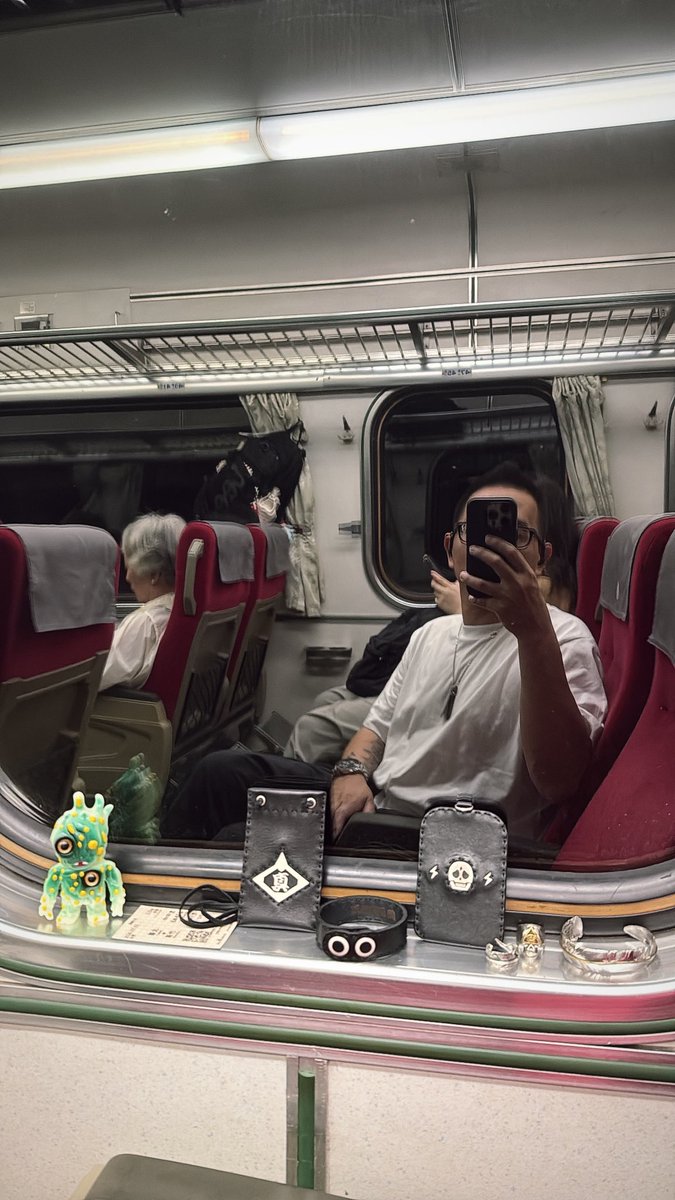 vincenthsiao18's tweet photo. ⚡️👾👀🚄💼
出張
7月第一場 Pop-up Store
#sofubi
#sofvi
#realhead
#realxhead
#RHND
#真頭不滅
#真頭玩具
#doe_doe_doe https://t.co/Iv2Eu5HfOa