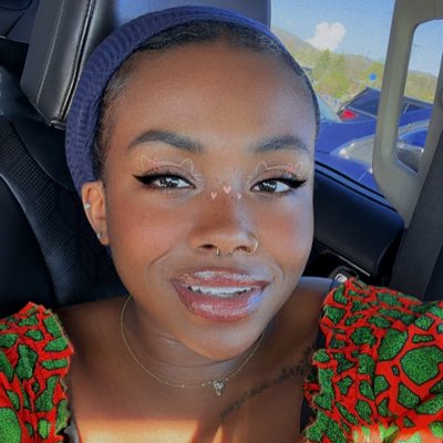 ThatGirlSare's tweet photo. #NewProfilePic https://t.co/VXbk7JLCFh